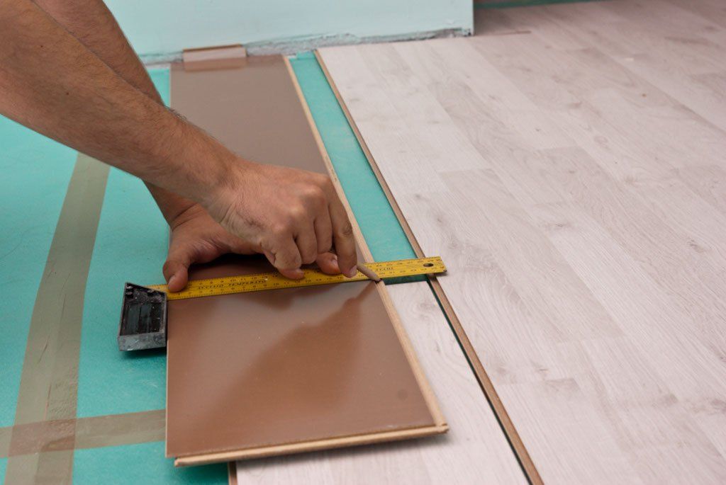 How to lay laminate flooring on concrete HowToSpecialist