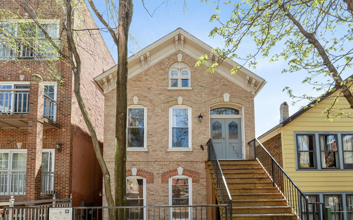 5 adorable workers cottages for sale in Chicago right now